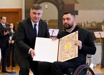 Milanović odlikovao Velimira Šandora, Ivana Čengića, Damira Martina...