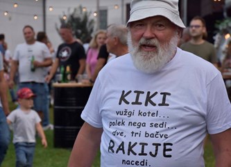 Druženje za pamćenje: Šokci iz Novih Perkovaca rasplamsali paljenje rakije u Mraclinu