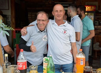 Druženje za pamćenje: Šokci iz Novih Perkovaca rasplamsali paljenje rakije u Mraclinu