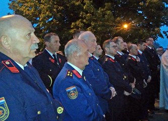 Vatrogasci tradicionalno čuvali Isusov grob
