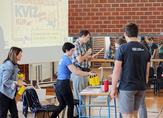 Uz "opakog lovca" Krešu velikogorički školarci odmjerili snage prvog Srednjoškolskog kviz kupa