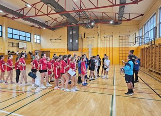 Futsalska uzbuđenja u Hribaru: Dečki iz Velike Mlake i Kvaternika, a cure iz Vukovine i Kumičića najbolji na gradskom školskom natjecanju