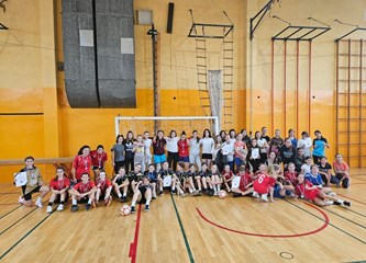 Futsalska uzbuđenja u Hribaru: Dečki iz Velike Mlake i Kvaternika, a cure iz Vukovine i Kumičića najbolji na gradskom školskom natjecanju