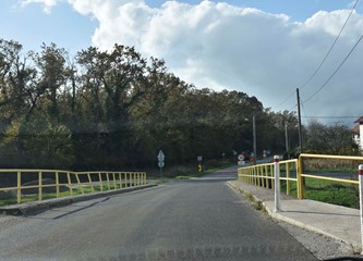 MO Petrovina: Radi se nogostup kroz Petrovinsku, slijedi uređenje puta do Kušanca, a problemi su ostali oni stari