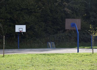 MO Petrovina: Radi se nogostup kroz Petrovinsku, slijedi uređenje puta do Kušanca, a problemi su ostali oni stari