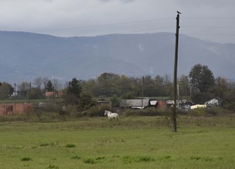 MO Petrovina: Radi se nogostup kroz Petrovinsku, slijedi uređenje puta do Kušanca, a problemi su ostali oni stari