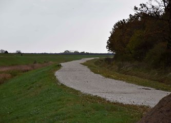 MO Petrovina: Radi se nogostup kroz Petrovinsku, slijedi uređenje puta do Kušanca, a problemi su ostali oni stari