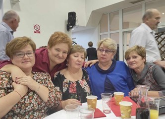 FOTO: Veselo Martinje u režiji Društva žena Buševec napunilo dom u Rakitovcu