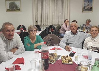 FOTO: Veselo Martinje u režiji Društva žena Buševec napunilo dom u Rakitovcu
