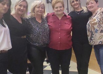 FOTO: Veselo Martinje u režiji Društva žena Buševec napunilo dom u Rakitovcu