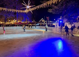 FOTO/VIDEO Blagdanska čarolija čeka vas u Parku Plemenite općine turopoljske! Advent je počeo