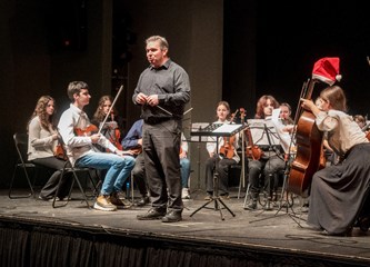 UŠ Franje Lučića slavi pola stoljeća djelovanja: Održan Božićni koncert ansambala