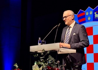 Na svečanu akademiju stigli premijer Plenković, ministri i rektor Hrvatskog katoličkog sveučilišta Željko Tanjić