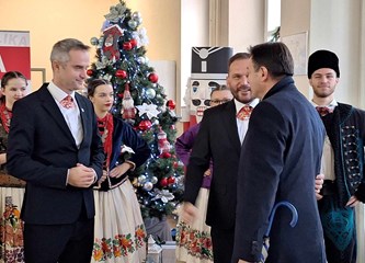 Na svečanu akademiju stigli premijer Plenković, ministri i rektor Hrvatskog katoličkog sveučilišta Željko Tanjić