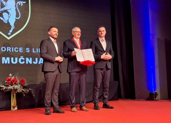 FOTO: Javna priznanja Grada u rukama ovogodišnjih laureata