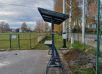 Na igralištu u Vukovini osvanuo multifunkcionalan parking za bicikle