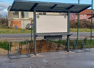 Na igralištu u Vukovini osvanuo multifunkcionalan parking za bicikle