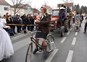 FOTO Velika povorka 115. Turopoljskog fašnika prošla gradom