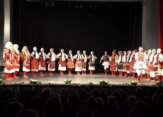 FOTO Gradska smotra: Na pozornici nastupilo 412 folkloraša, Šiljakovina i Lomničani najbolji