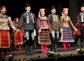 FOTO Gradska smotra: Na pozornici nastupilo 412 folkloraša, Šiljakovina i Lomničani najbolji