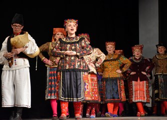 FOTO Gradska smotra: Na pozornici nastupilo 412 folkloraša, Šiljakovina i Lomničani najbolji