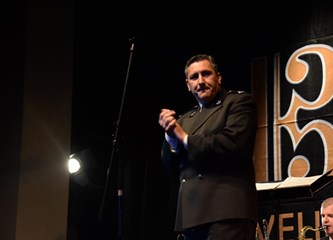 Naoružani instrumentima vojnici otvorili VG Brass