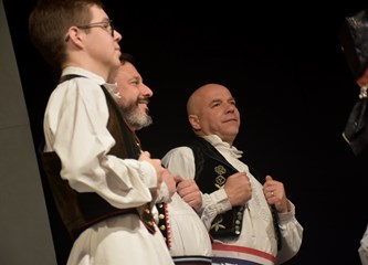 FOTO Gradska smotra: Na pozornici nastupilo 412 folkloraša, Šiljakovina i Lomničani najbolji
