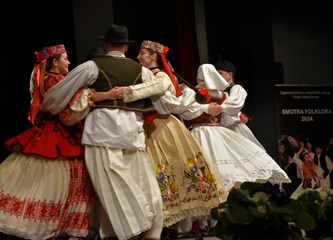 FOTO Gradska smotra: Na pozornici nastupilo 412 folkloraša, Šiljakovina i Lomničani najbolji