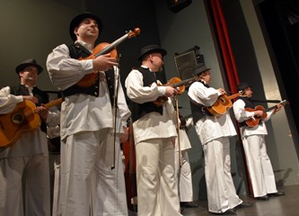 FOTO Gradska smotra: Na pozornici nastupilo 412 folkloraša, Šiljakovina i Lomničani najbolji