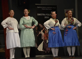 FOTO Gradska smotra: Na pozornici nastupilo 412 folkloraša, Šiljakovina i Lomničani najbolji