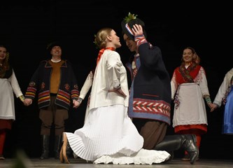 FOTO Gradska smotra: Na pozornici nastupilo 412 folkloraša, Šiljakovina i Lomničani najbolji