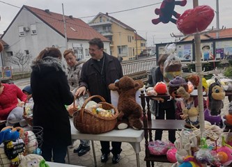 U Navještenju krštena malena Elizabeta, šesto dijete obitelji Brabenec