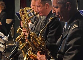 Naoružani instrumentima vojnici otvorili VG Brass