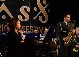 Naoružani instrumentima vojnici otvorili VG Brass