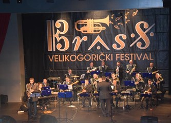 Naoružani instrumentima vojnici otvorili VG Brass