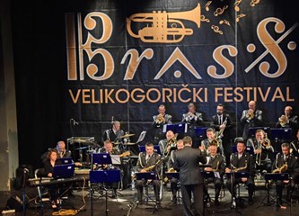 Naoružani instrumentima vojnici otvorili VG Brass