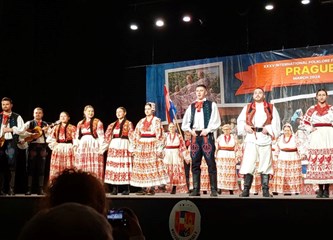 KUD Mičevec turopoljske narodne običaje prikazao na festivalu folklora u Pragu