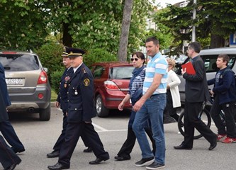 Vatrogasci u svečanoj povorci kroz grad