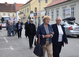 Vatrogasci u svečanoj povorci kroz grad